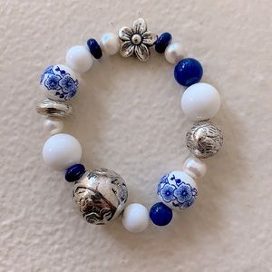 NWOT Handmade blue, white, silver beaded bracelet